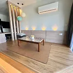 Atlantis Center Of Melaka 1B1B Max 6Pax With Big Pool And Sky Bridge