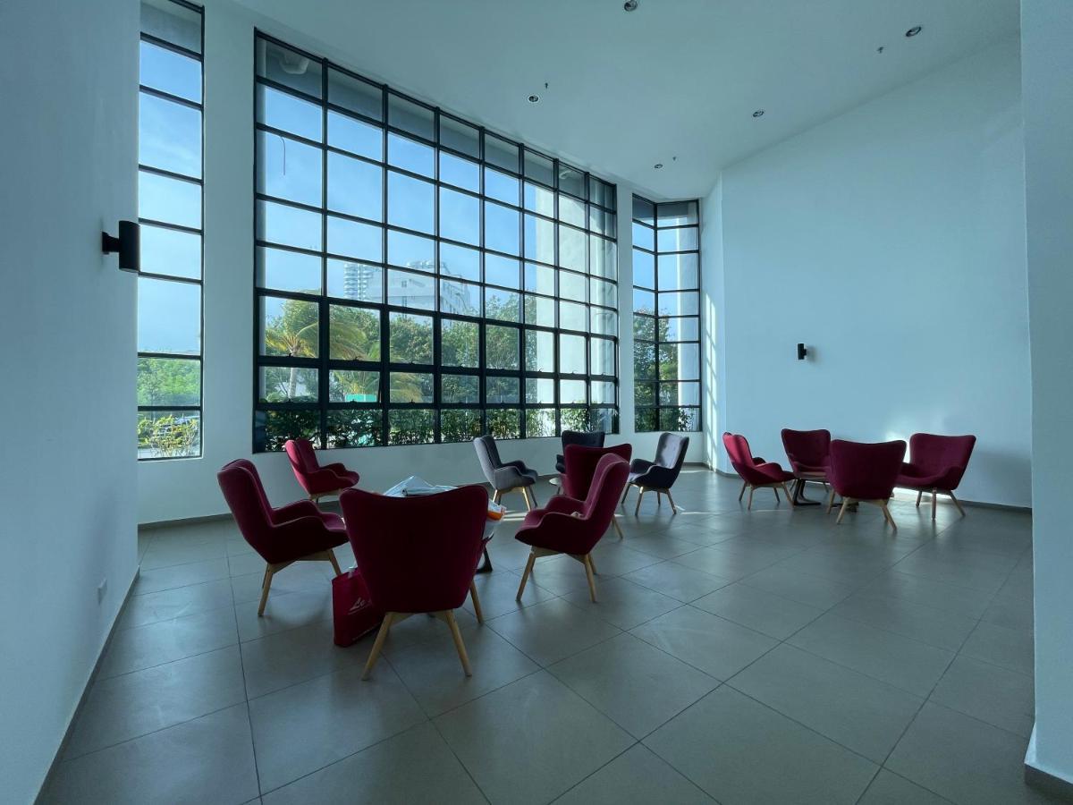 Atlantis Center Of 1b1b Max 6pax With Big Pool And Sky Bridge * Malacca